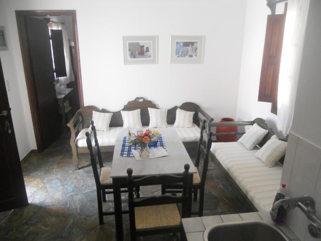 Villa Ostria Kamari  Room photo