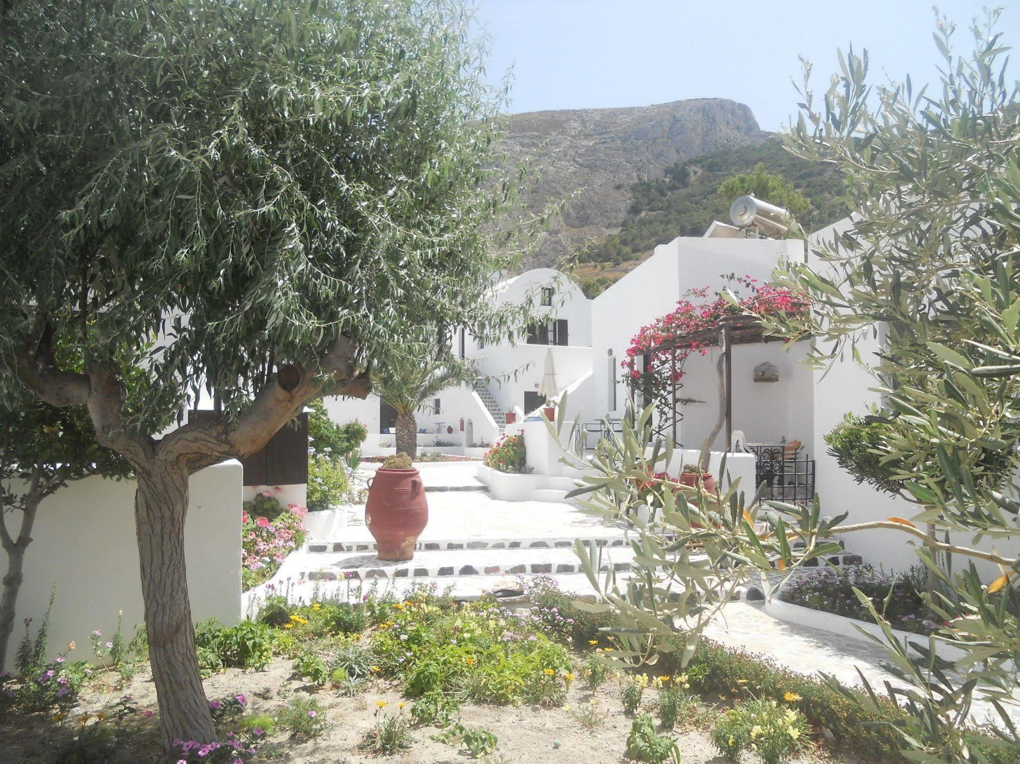 Villa Ostria Kamari  Exterior photo